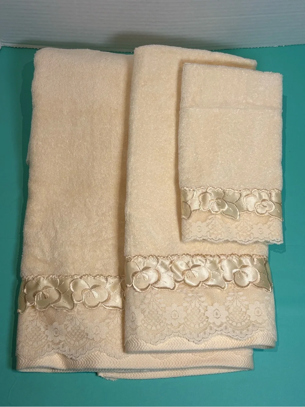 Vintage Ivory 3 Piece Towel Set With Lace and Decorative Trim